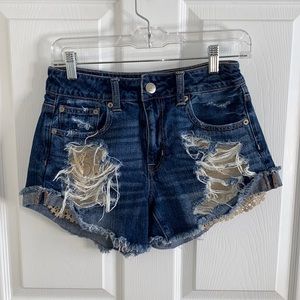 AEO FESTIVAL HI-RISE LACE UNDERLAY SHORT SHORTS